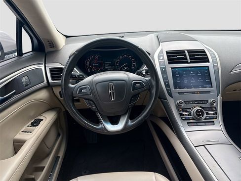 Used 2019 Lincoln MKZ Premiere image 24