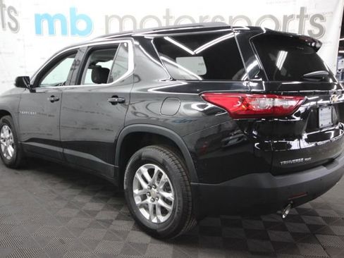 Used 2020 Chevrolet Traverse LT w/ Driver Confidence II Package image 3