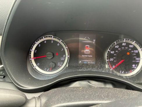 Used 2021 Toyota Highlander L FWD image 21