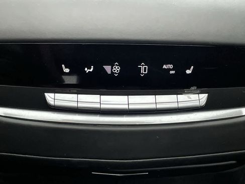 Certified 2023 Cadillac Escalade ESV V image 24