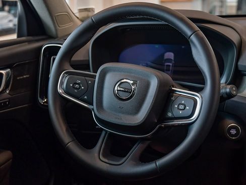 New 2025 Volvo XC40 B5 Ultra w/ Climate Package image 13