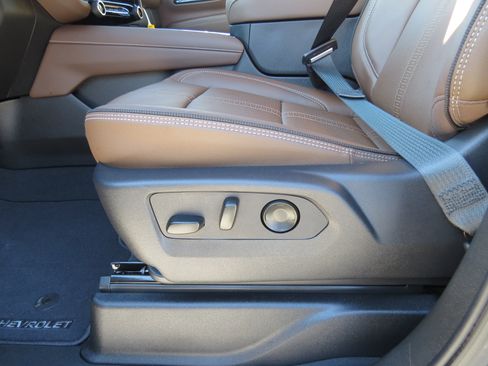 New 2026 Chevrolet Suburban High Country w/ Sun And Tow Package image 14