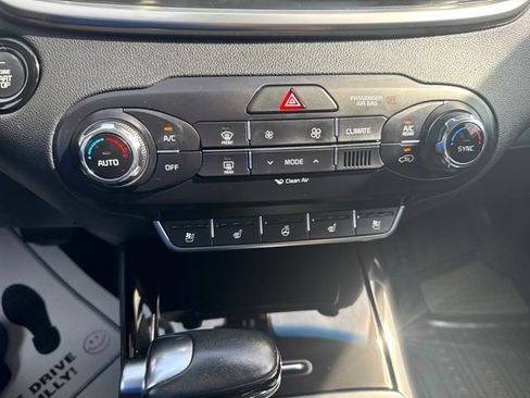 Used 2017 Kia Sorento SX AWD/4WD image 25