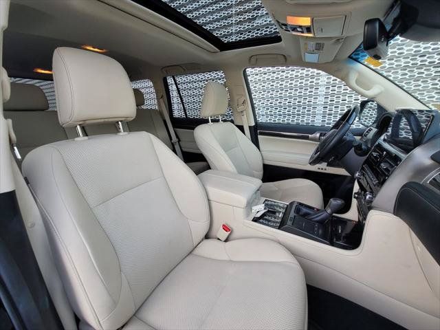 Used 2023 Lexus GX 460 Premium w/ Premium Package AWD/4WD image 28