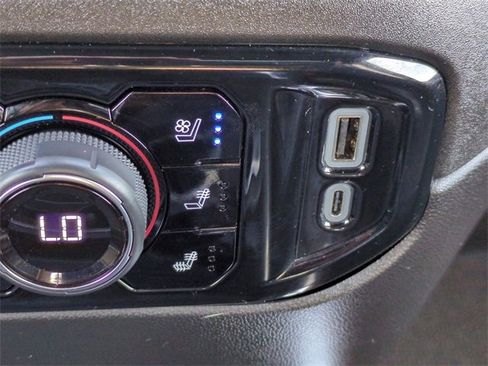 Used 2024 Chevrolet Silverado 3500 High Country w/ Technology Package image 21