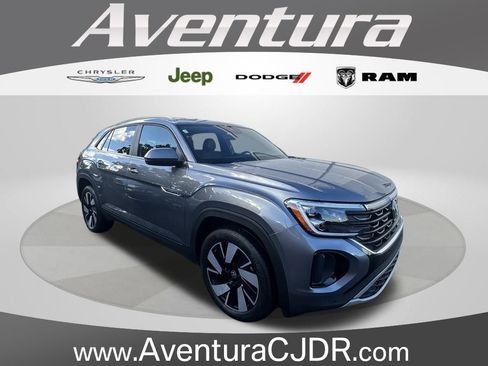 Used 2024 Volkswagen Atlas Cross Sport SE image 1