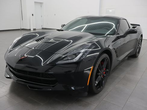 Used 2016 Chevrolet Corvette Stingray Coupe w/ Carbon Flash Badge Package RWD image 7