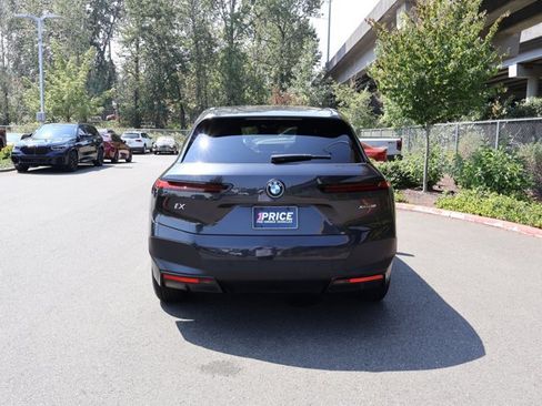 Used 2023 BMW iX xDrive50 AWD/4WD image 9