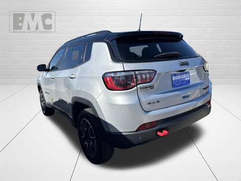 Used 2024 Jeep Compass Trailhawk AWD/4WD image 4
