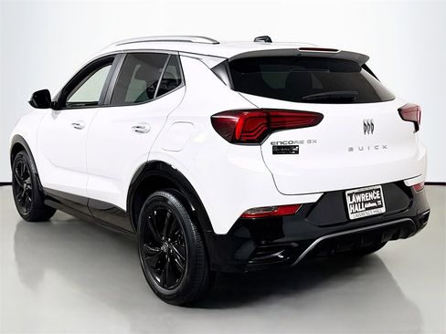 Used 2024 Buick Encore GX Sport Touring image 6