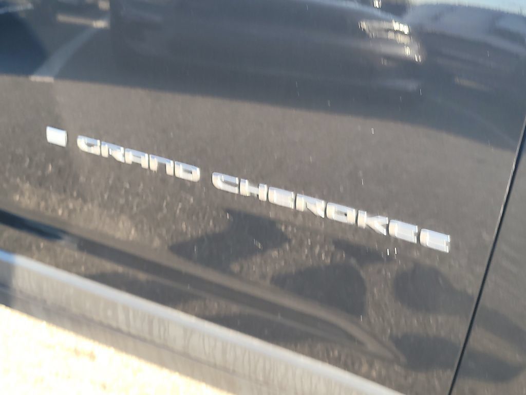 Used 2022 Jeep Grand Cherokee L Limited RWD image 7