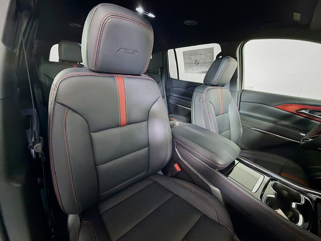 New 2026 Chevrolet Traverse RS w/ LPO, Floor Liner Package AWD/4WD image 26