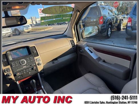 Used 2012 Nissan Pathfinder LE image 11