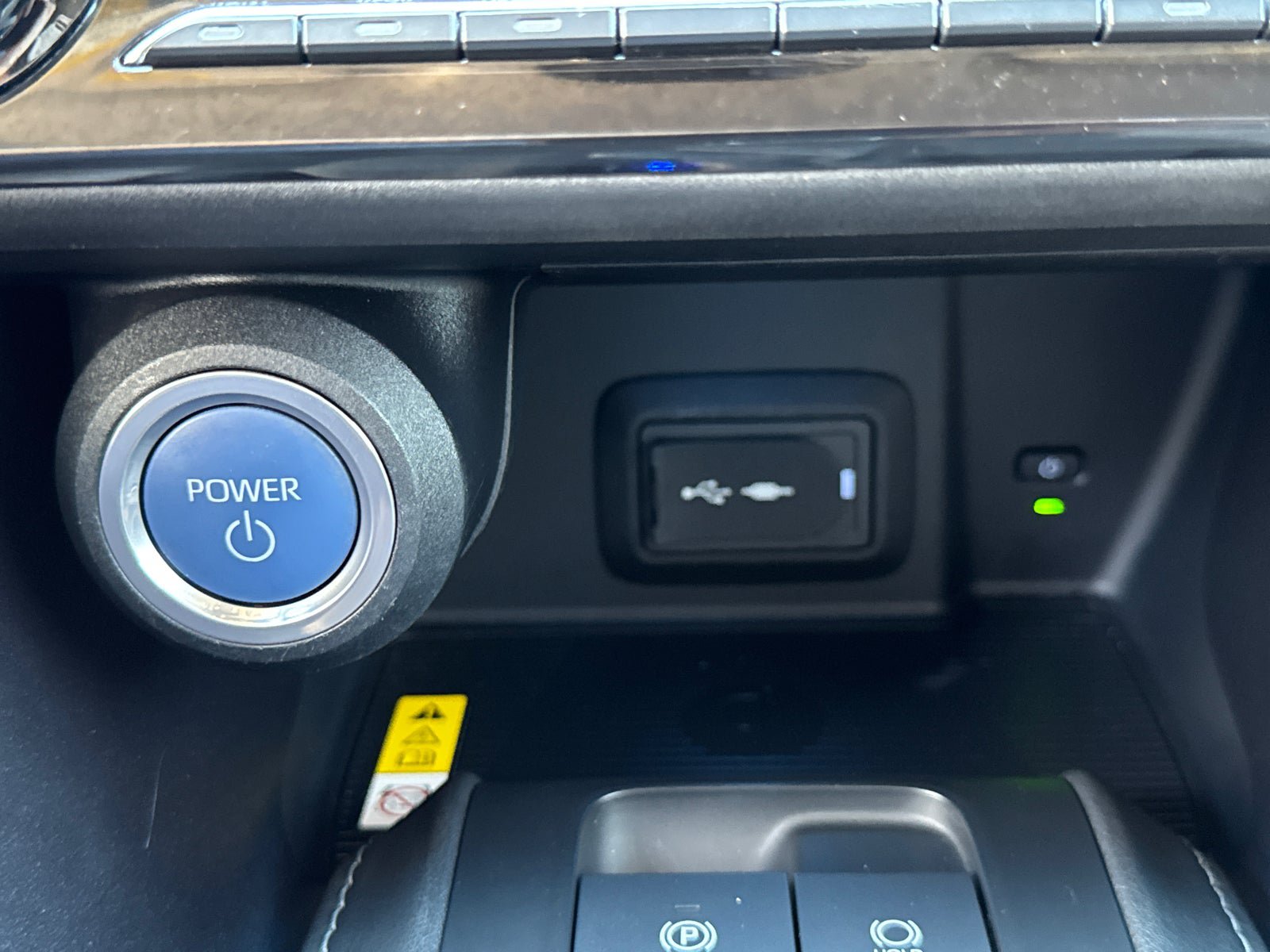 Used 2021 Toyota Venza LE w/ Carpet Mat Package (TMS) AWD/4WD image 30