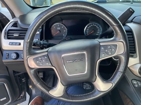 Used 2018 GMC Yukon Denali w/ Denali Ultimate Package AWD/4WD image 16