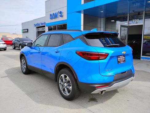 Used 2024 Chevrolet Blazer LT w/ Convenience Package FWD image 2