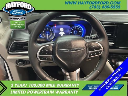 Used 2022 Chrysler Pacifica Touring-L FWD image 11