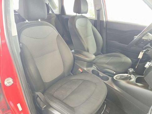 Used 2019 Kia Soul + FWD image 12