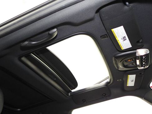 Used 2022 MINI Cooper SE image 19