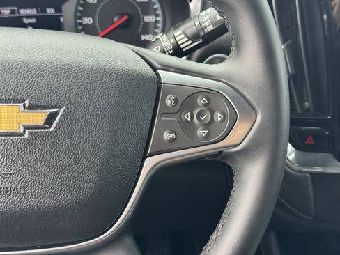 Certified 2023 Chevrolet Traverse LT image 34