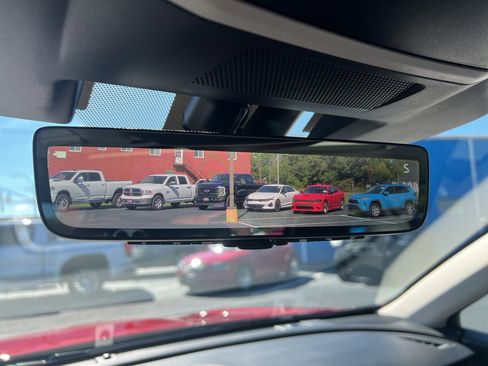 Used 2025 Subaru Outback Touring XT image 33