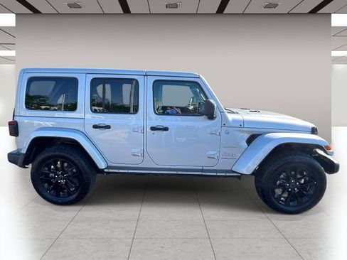 Used 2024 Jeep Wrangler Unlimited Sahara AWD/4WD image 2