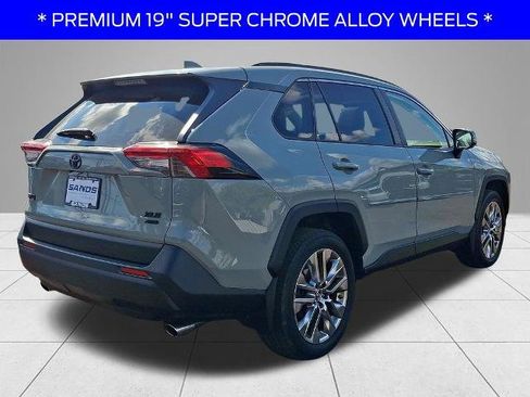 Used 2019 Toyota RAV4 XLE Premium AWD/4WD image 4