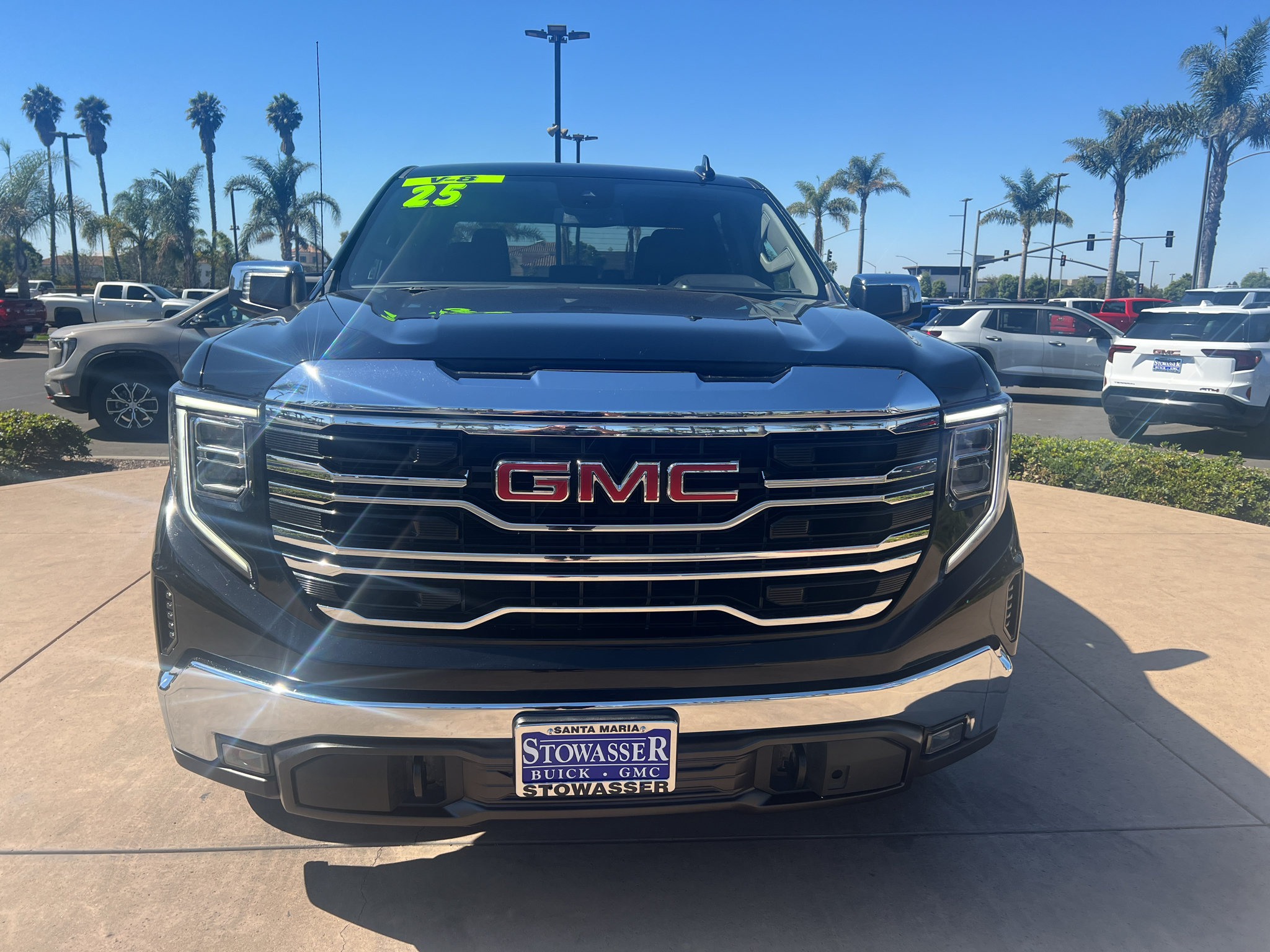Used 2025 GMC Sierra 1500 SLT AWD/4WD image 2
