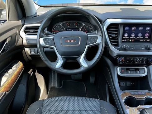 Certified 2023 GMC Acadia SLE image 5