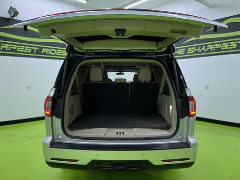 Used 2018 Lincoln Navigator L Reserve w/ Technology Package image 9
