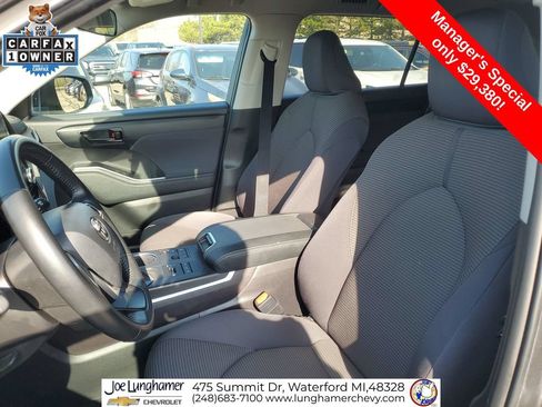 Used 2023 Toyota Highlander LE AWD/4WD image 20
