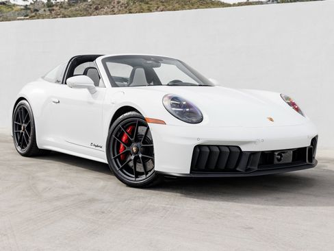 Certified 2026 Porsche 911 Targa 4 GTS image 9