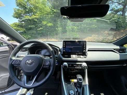 Used 2022 Toyota RAV4 XSE w/ XSE Grade Weather Package AWD/4WD image 18