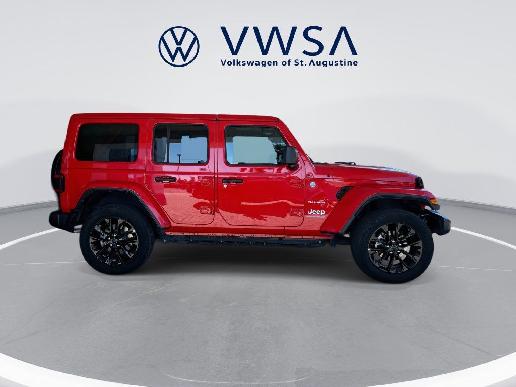 Used 2024 Jeep Wrangler Unlimited Sahara AWD/4WD image 8