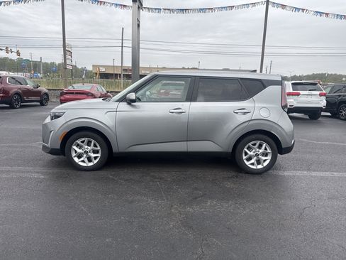 Used 2024 Kia Soul LX w/ Option Group 015 FWD image 7