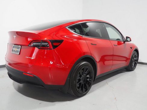 Used 2023 Tesla Model Y Long Range AWD/4WD image 7