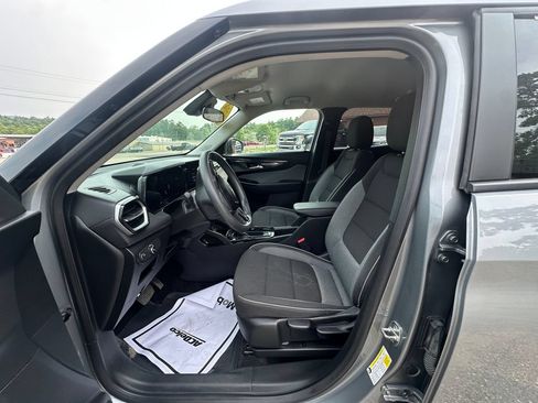 Used 2024 Chevrolet TrailBlazer LS w/ LS Convenience Package AWD/4WD image 9