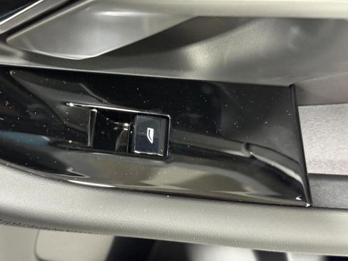 New 2026 BMW 530i xDrive w/ Convenience Package image 20