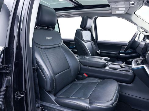 Used 2025 Ford Expedition Max Platinum image 54