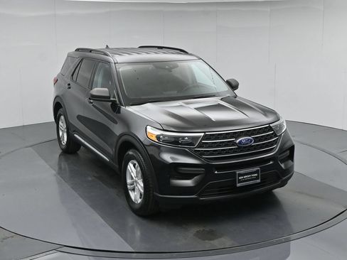 Used 2024 Ford Explorer XLT RWD image 35