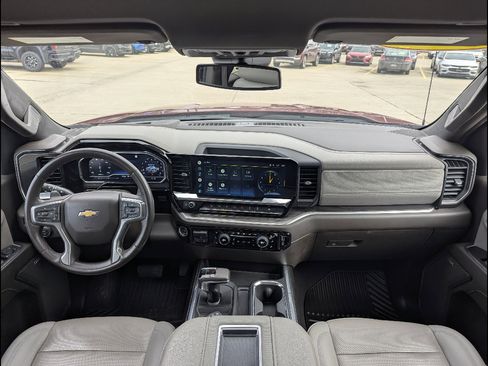 Used 2022 Chevrolet Silverado 1500 LTZ w/ LTZ Premium Package AWD/4WD image 25