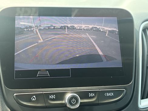 Used 2022 Chevrolet Malibu LT FWD image 24
