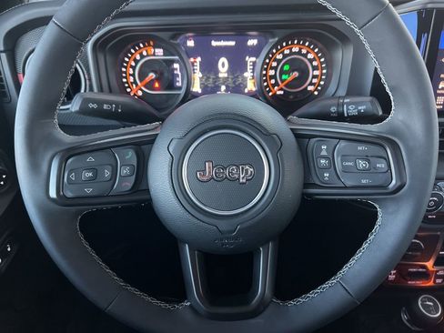 Used 2025 Jeep Gladiator Rubicon w/ Convenience Group image 48