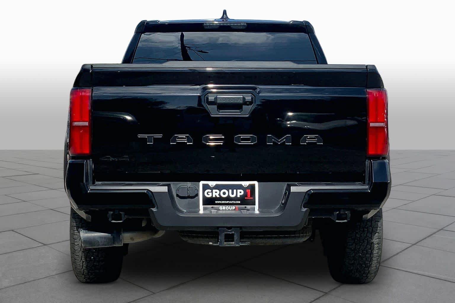Used 2025 Toyota Tacoma TRD Off-Road AWD/4WD image 5