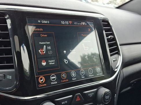 Used 2021 Jeep Grand Cherokee Laredo X image 18