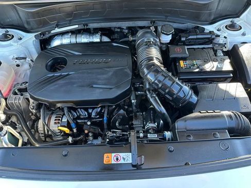 Used 2021 Kia Seltos SX w/ SX Sunroof Package image 9