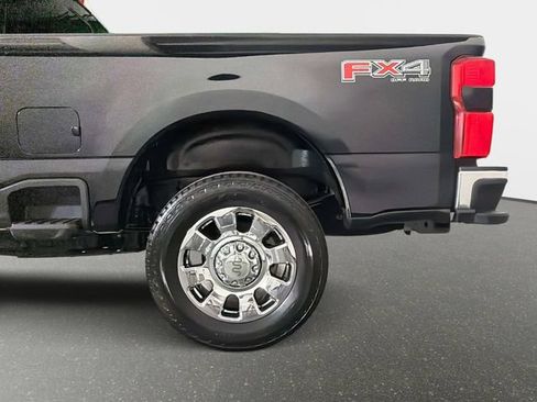 Used 2025 Ford F250 King Ranch w/ Chrome Package AWD/4WD image 16
