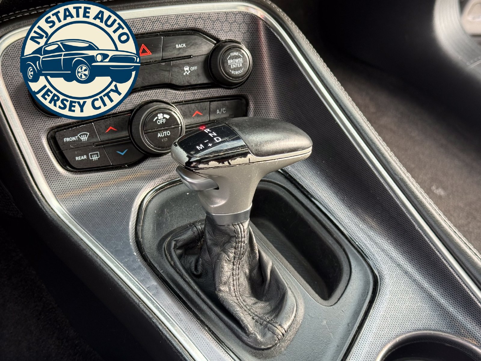 Used 2015 Dodge Challenger SXT Plus RWD image 34