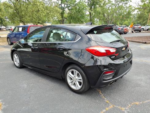Used 2017 Chevrolet Cruze LT w/ Convenience Package FWD image 7