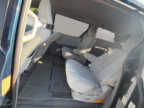 Used 2011 Toyota Sienna LE w/ Towing Pkg FWD image 15
